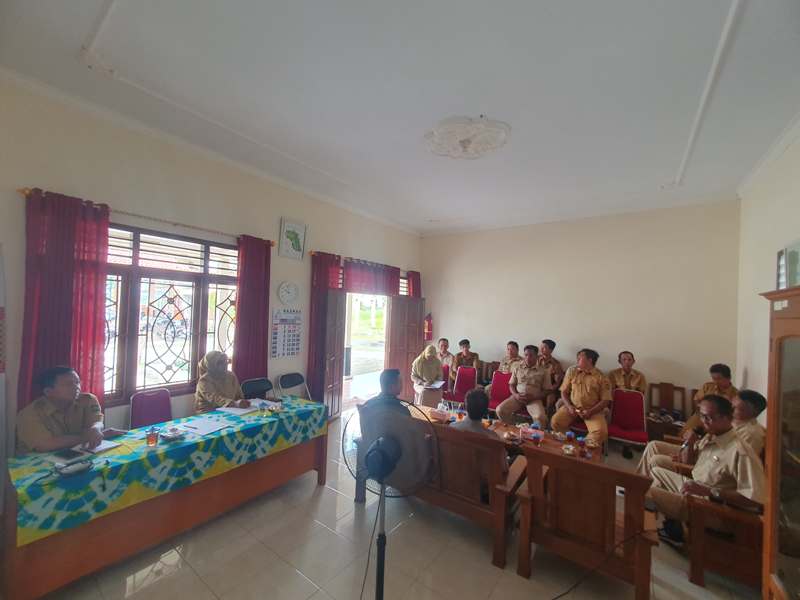 RAPAT KOORDINASI KALURAHAN KREMBANGAN BAHAS EFISIENSI ANGGARAN DAN KEGIATAN PEMBANGUNAN